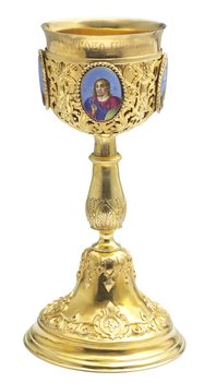Потир с четырьмя медальонами, выполненными в технике финифти